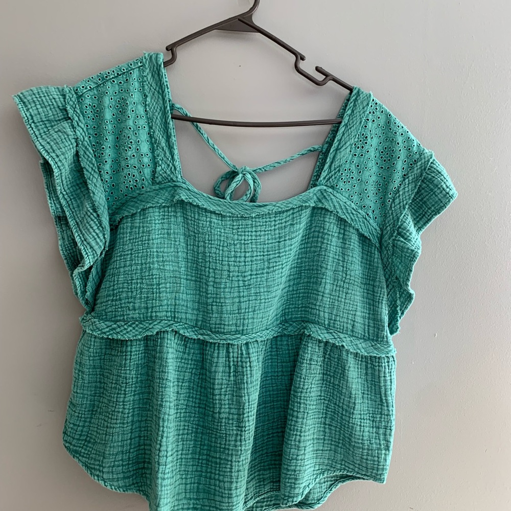Maurice’s top size large
